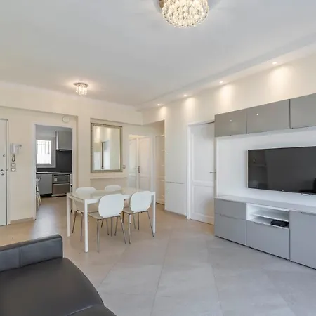 Wdf 2 Bedrooms 1Min Walk To Carlton Hotel